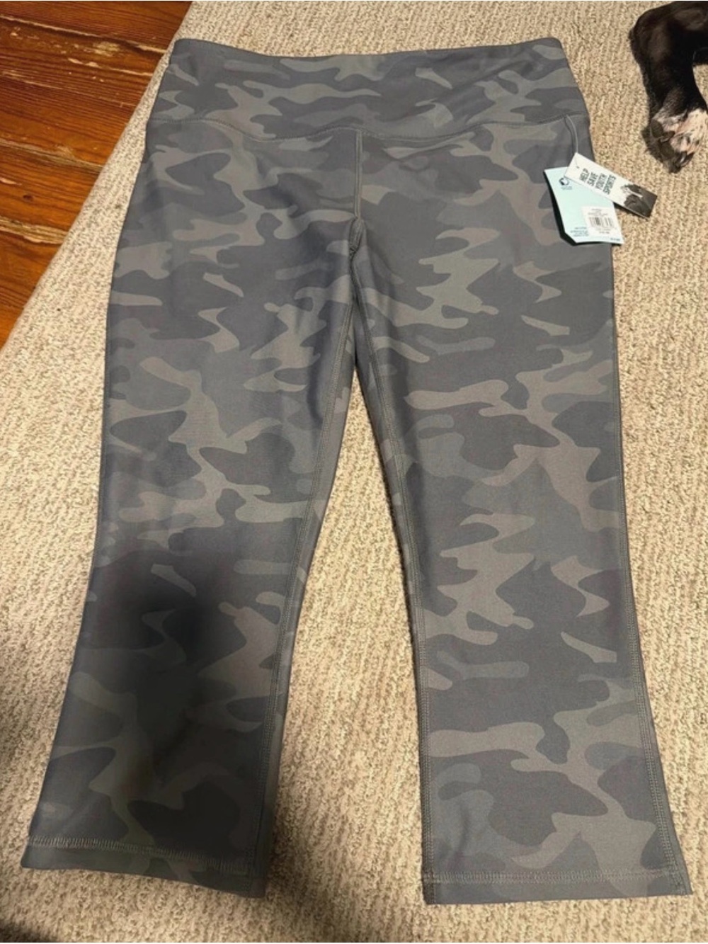 Womens Gray Camo Active Crop Leggings